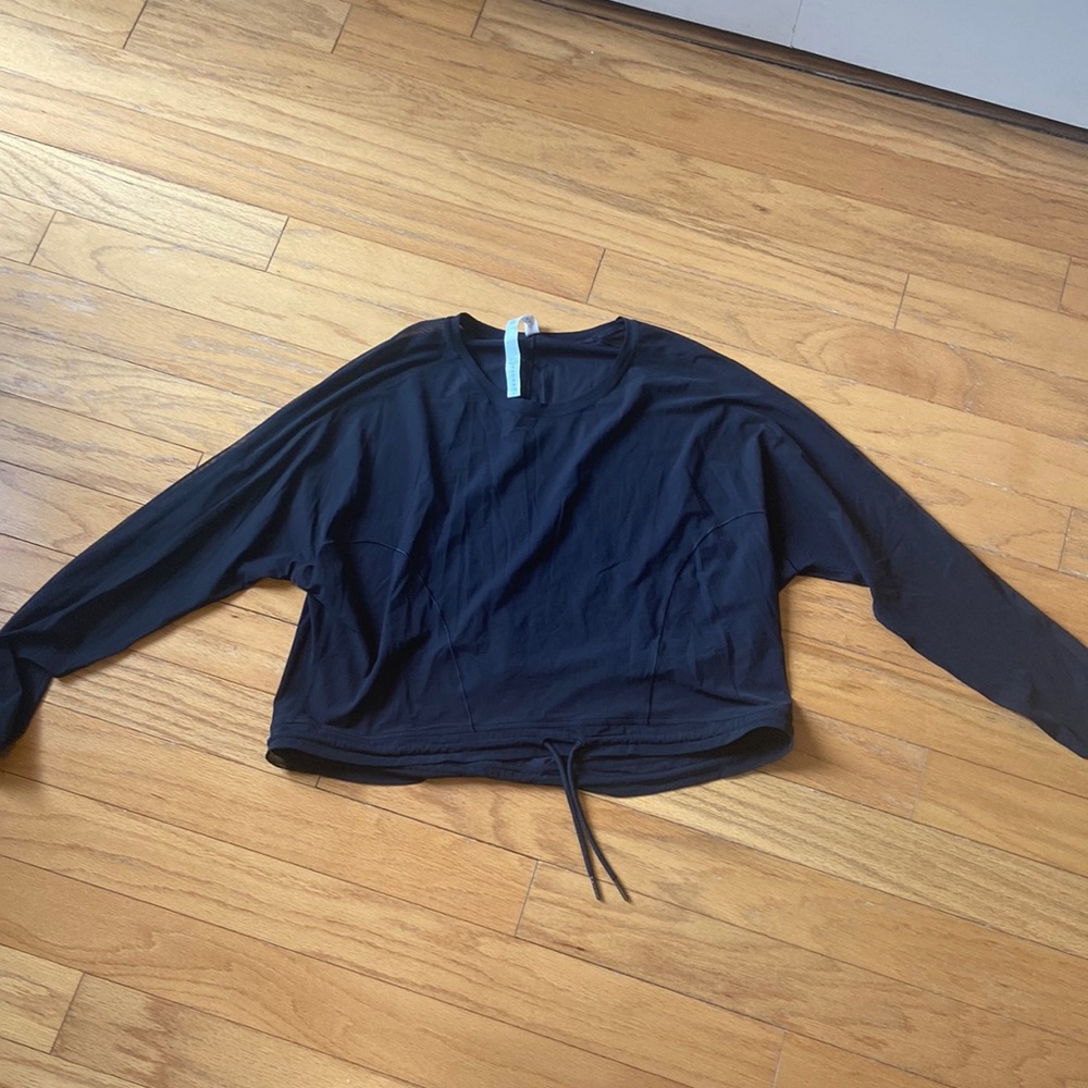 EUC Lululemon Long Sleeve Mesh Top